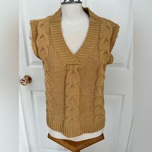 Moon & Madison Cable Knit Sleeveless Sweater/ Vest - Tan